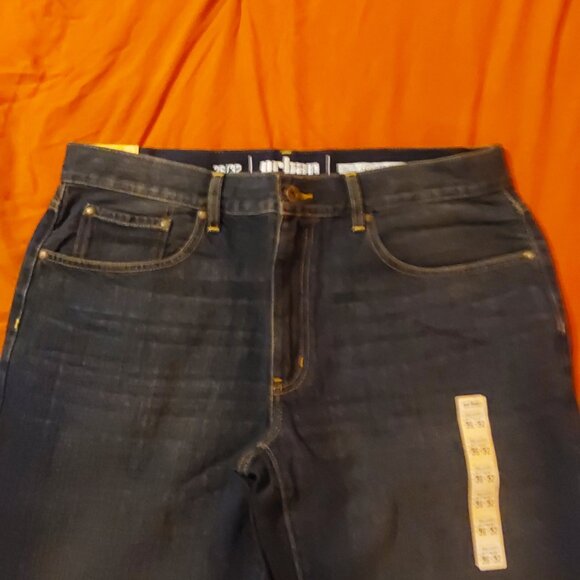 Urban Pipeline Relaxed Straight jeans. 36x32 - Picture 3 of 8